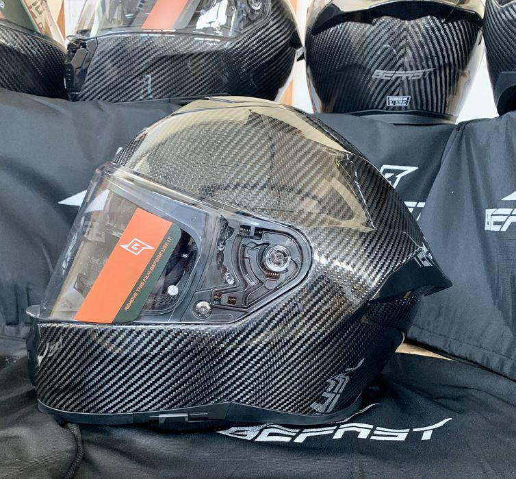Casca Carbon Befast Noua.