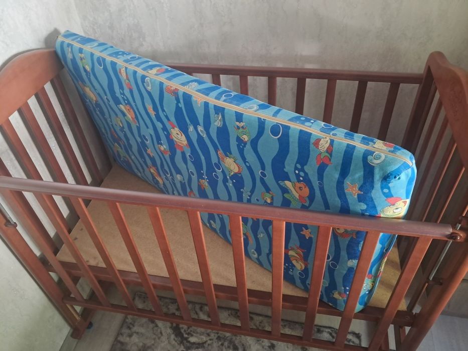 Продам кроватку детскую