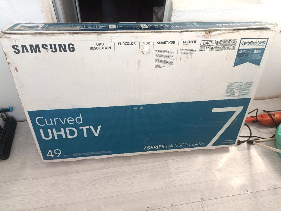 Телевизор SAMSUNG 49NU7300 CLASS