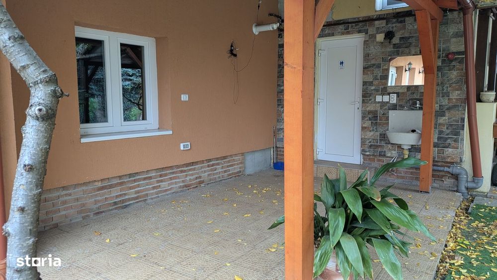 Inchiriez apartament cu curte, in centru, centrala termica!