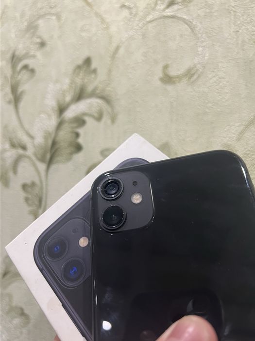 Продам IPhone 11 64GB