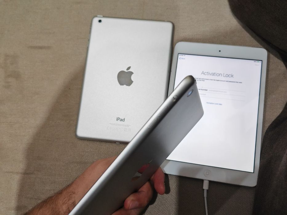 Apple  iPad  Mini