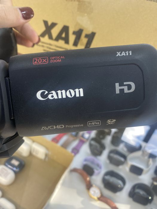 Видеокамера Canon XA11