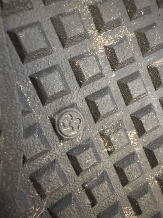 Продам б/у уги детские