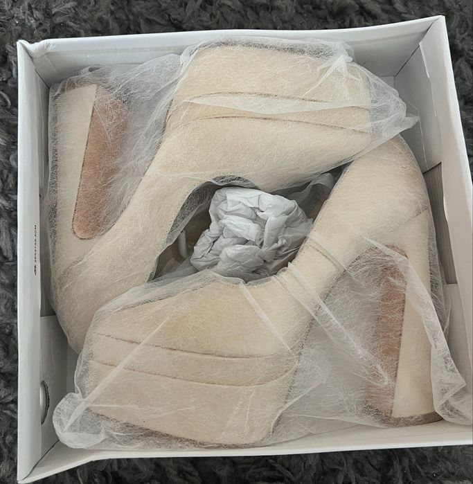Pantofi din satin cu toc inalt si platforma