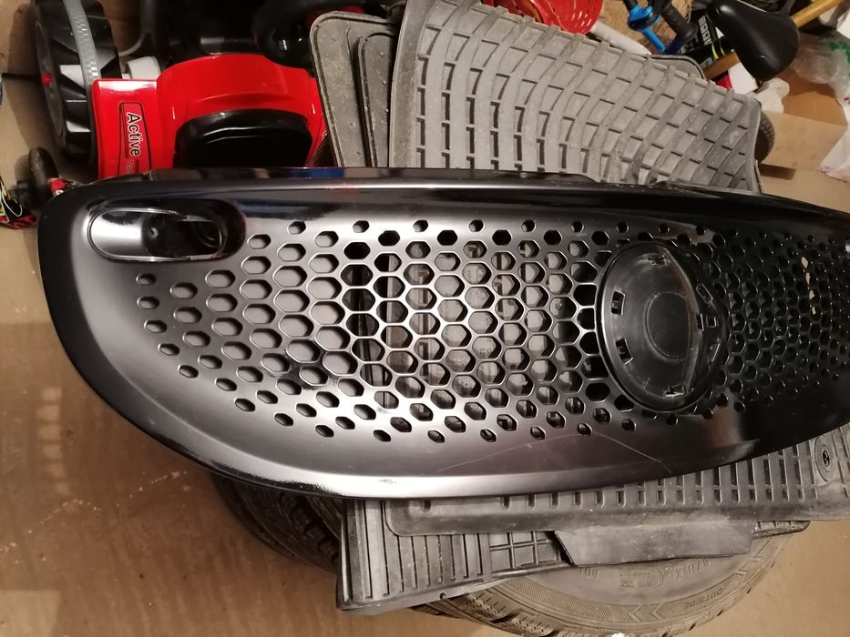 Grila fata (masca) + carcasa oglinda auto Smart W435