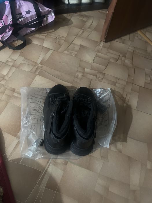 Продам новые батинки весенние