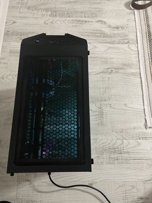 Продавам.  гейминг  компютър