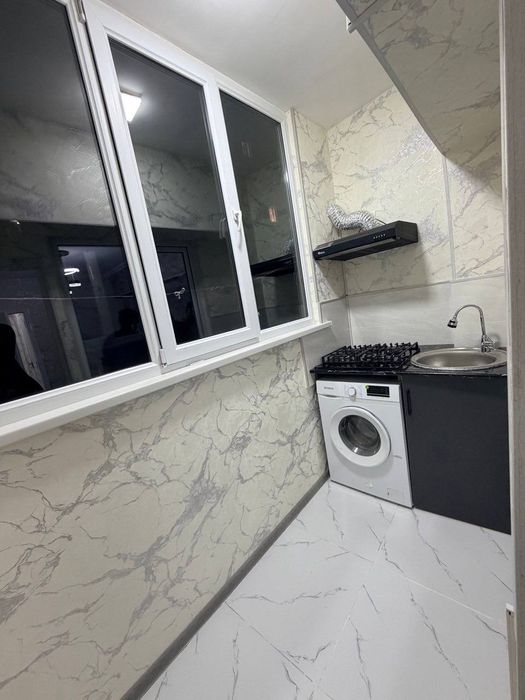 Бир хонали уй балкони билан