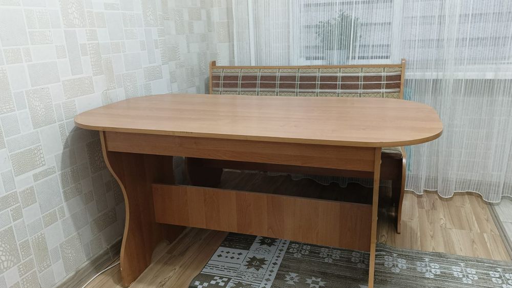 Кухонный стол и стул