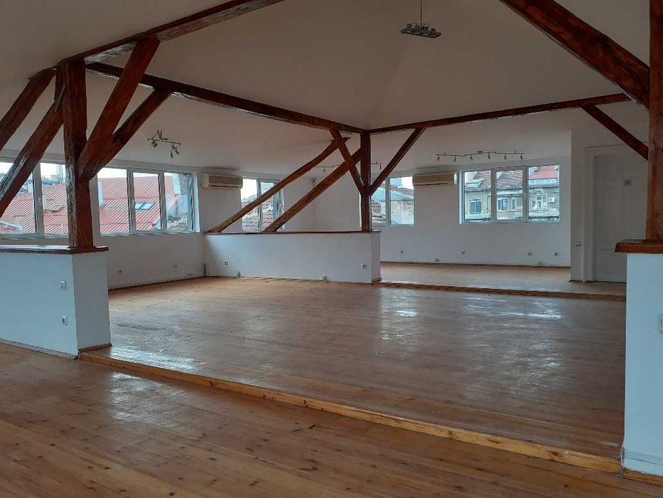 Офис в Центъра до Метрото