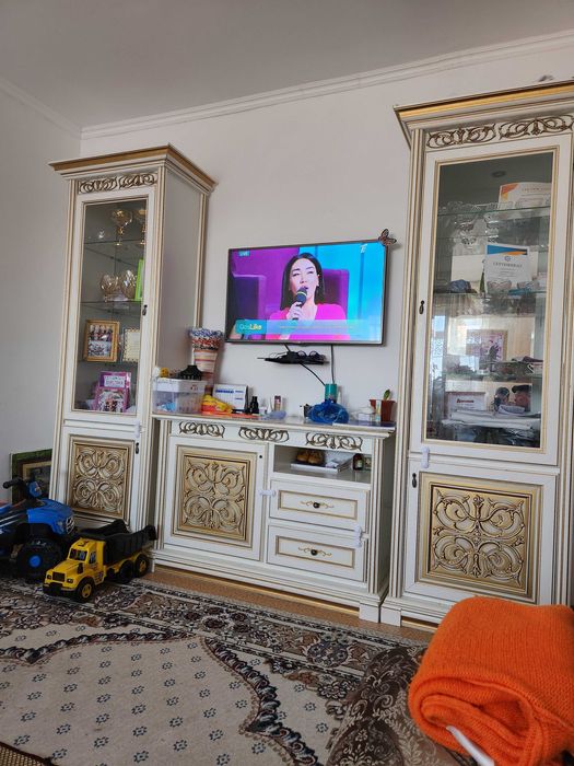 Мебель.,Залға стенка сатылады.