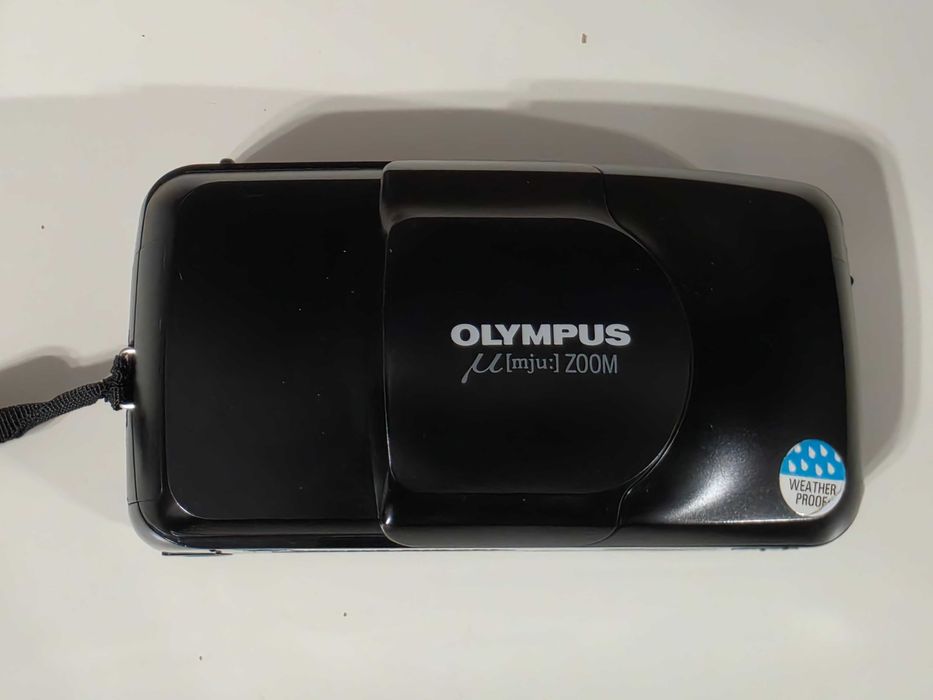 Rar Aparat foto compact pe film de colectie Olympus Mju Zoom QuartzDate 35-70mm