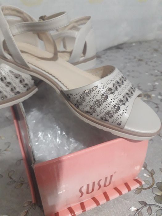 Босоножки женские.39 размер.