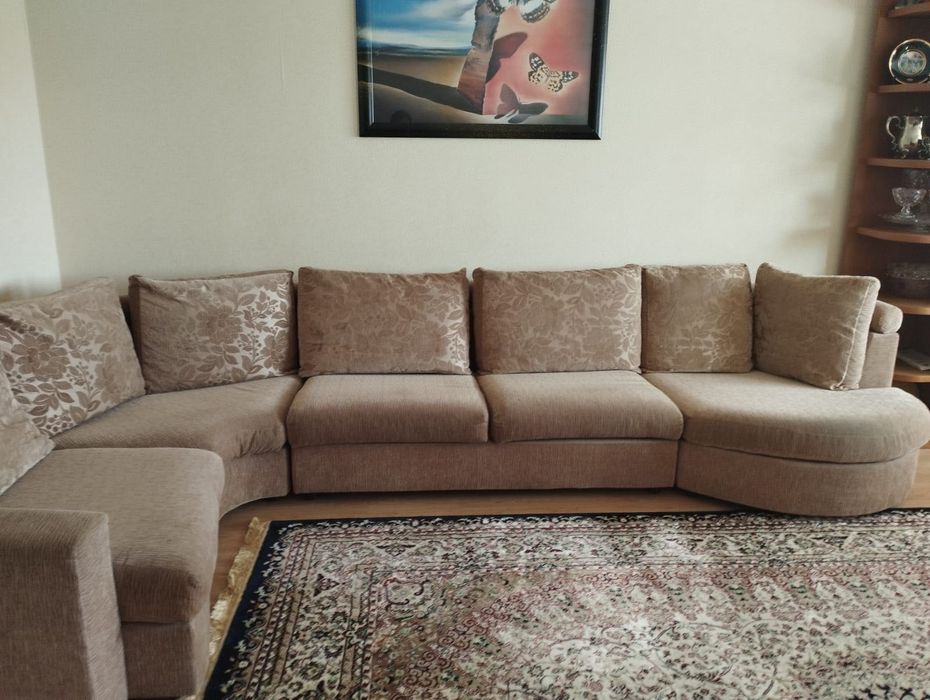 Диван угловой в гостиную комнату