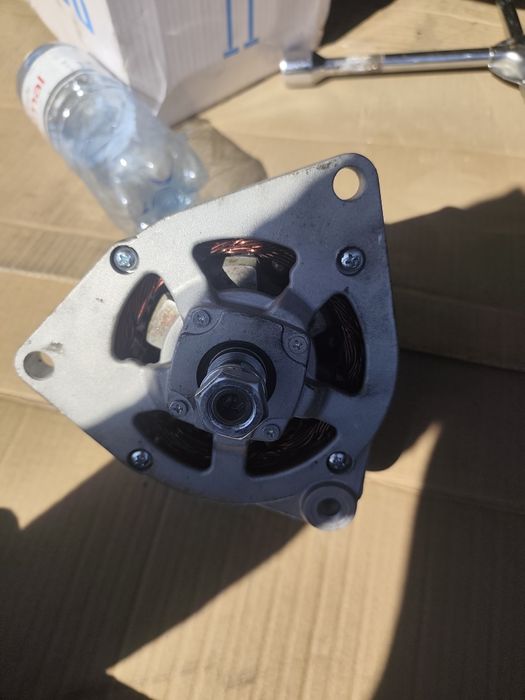 Генератор на мерседес оm 366 матор  патходит