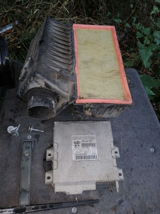 ПЕЖО 806 ЧАСТИ  .Което е на снимките .Алуминиеви джанти с гуми 15 ки .