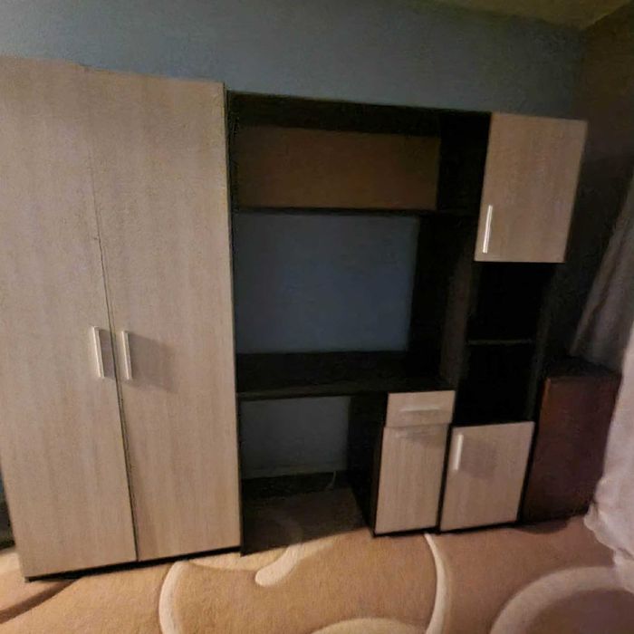 Отдава се под наем просторен тристаен апартамент – Центъ