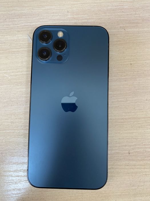 iphone 12 Pro Max синего цвета
