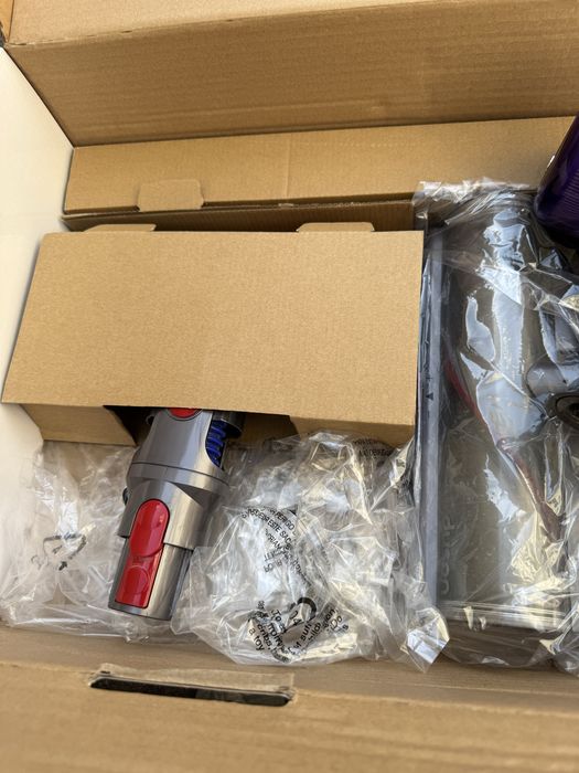 На запчасти пылесос Dyson V11 absolute