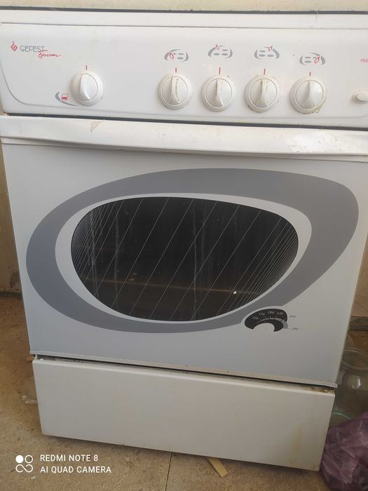Продам газ плиту юу