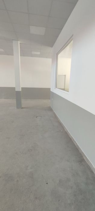 Склад с рампа под наем-след ремонт, с офис.