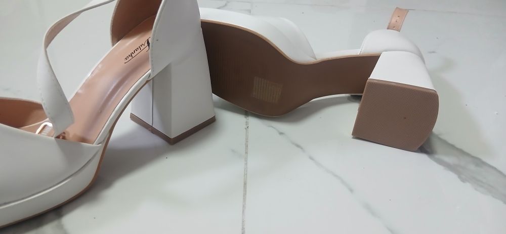 Sandale albe mireasă