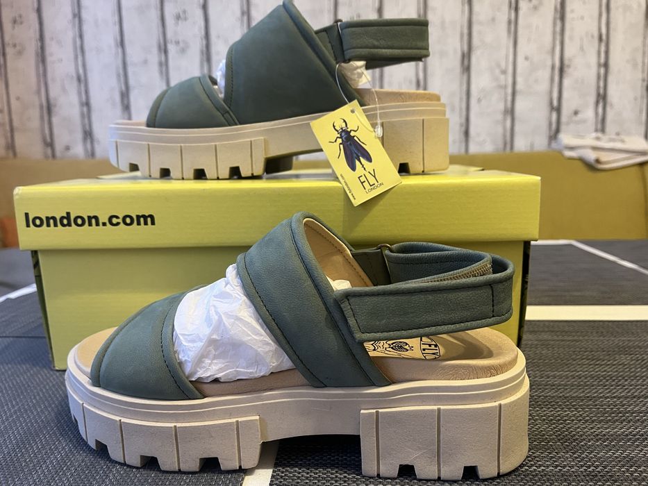 Лятно намаление! Страхотни сандали Fly London