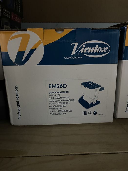 Клеенаносящие приспособление