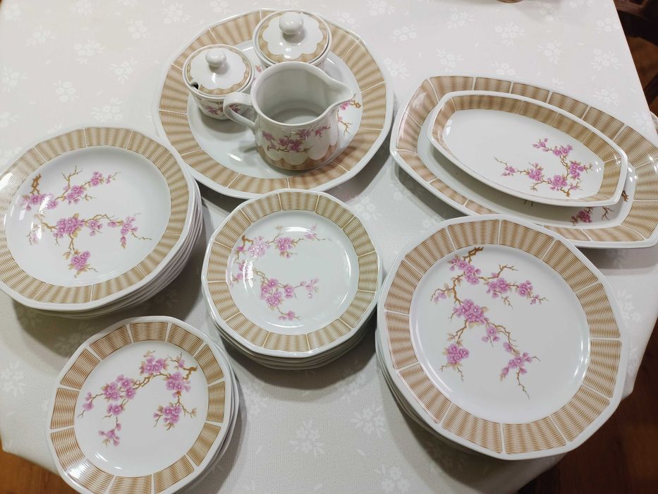 Продам столовый сервиз ГДР 35000тенге