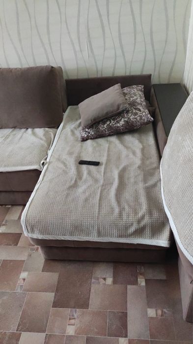 Срочно продам диван