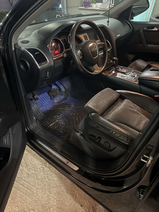 Audi q7  Топ състояние