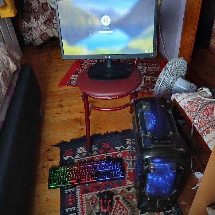 Vând PC complet în stare foarte bună