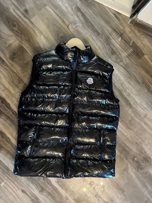 Vesta Neagra Lucioasa (S-XL)