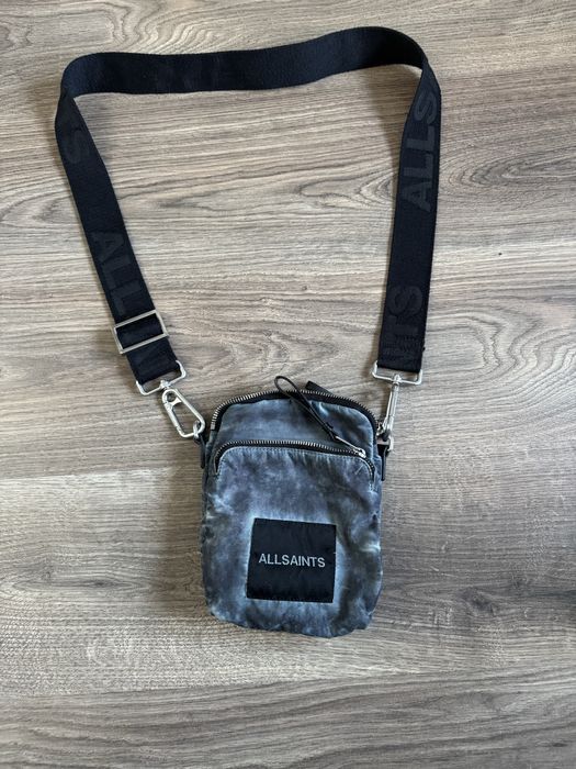 Чантичка Allsaints