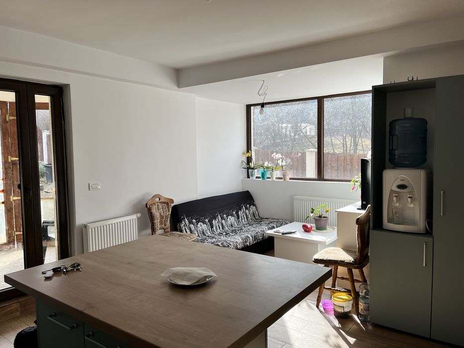 Casa de vanzare in zona linistita, teren 573mp