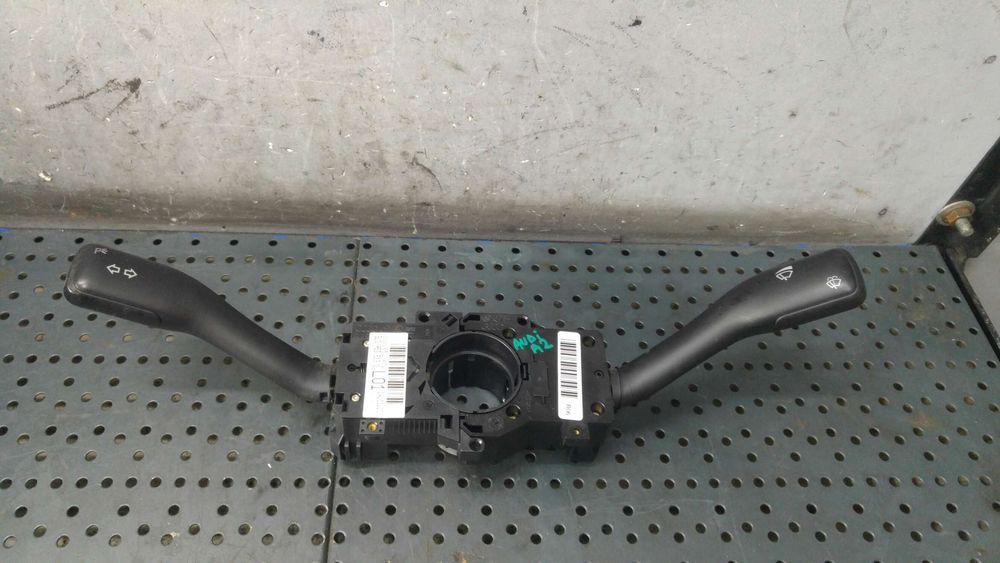 Bloc manete semnalizare stergator audi a2 8z0
