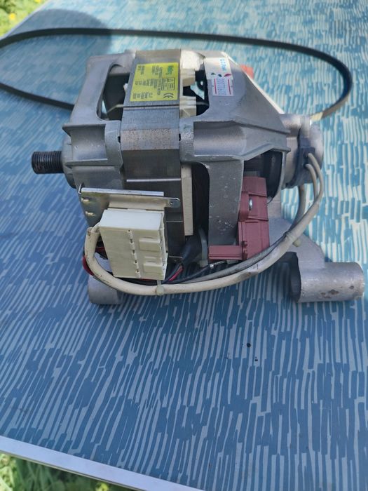 Motor de mașina de spălat functional+curea de motor