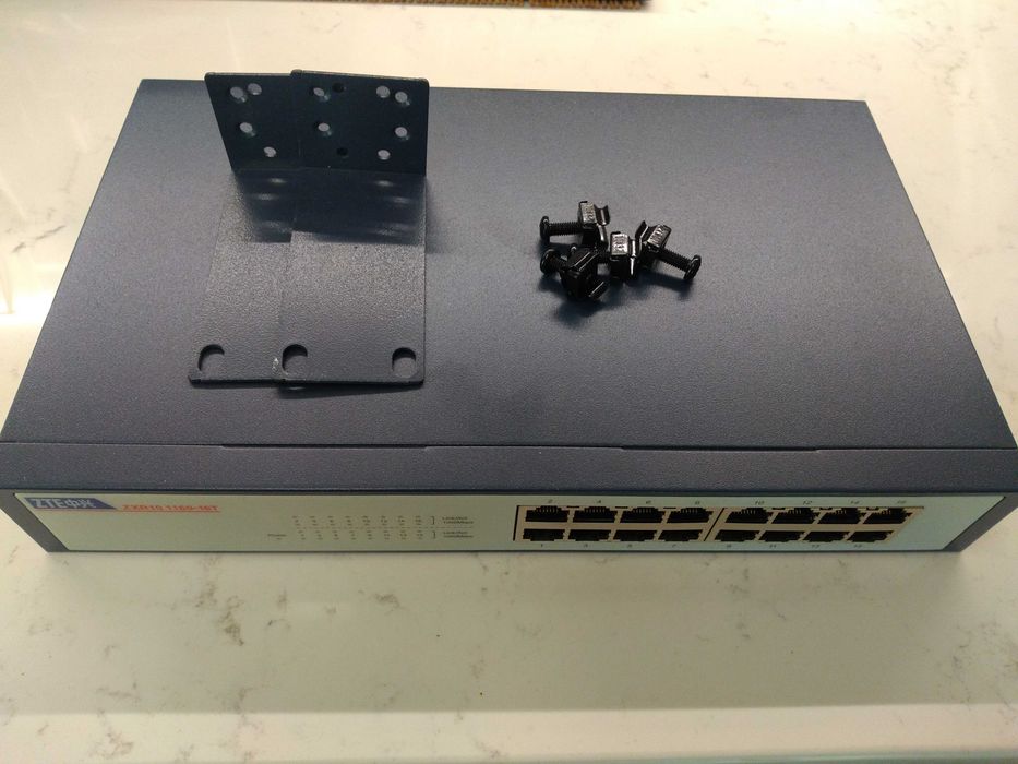 Продава ZTE 16 портов switch