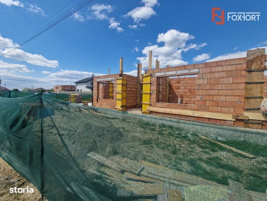 Duplex nou de vanzare cu 3 camere si teren de 300 mp - zona Bucovat
