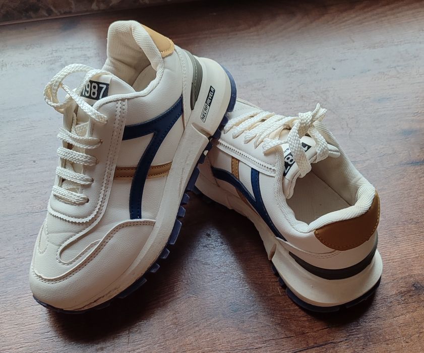 Продам кроссовки 36 р-ра