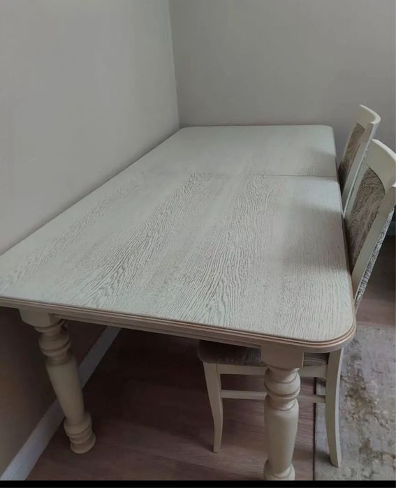 Продам сервант для гостиной, стол и стулья