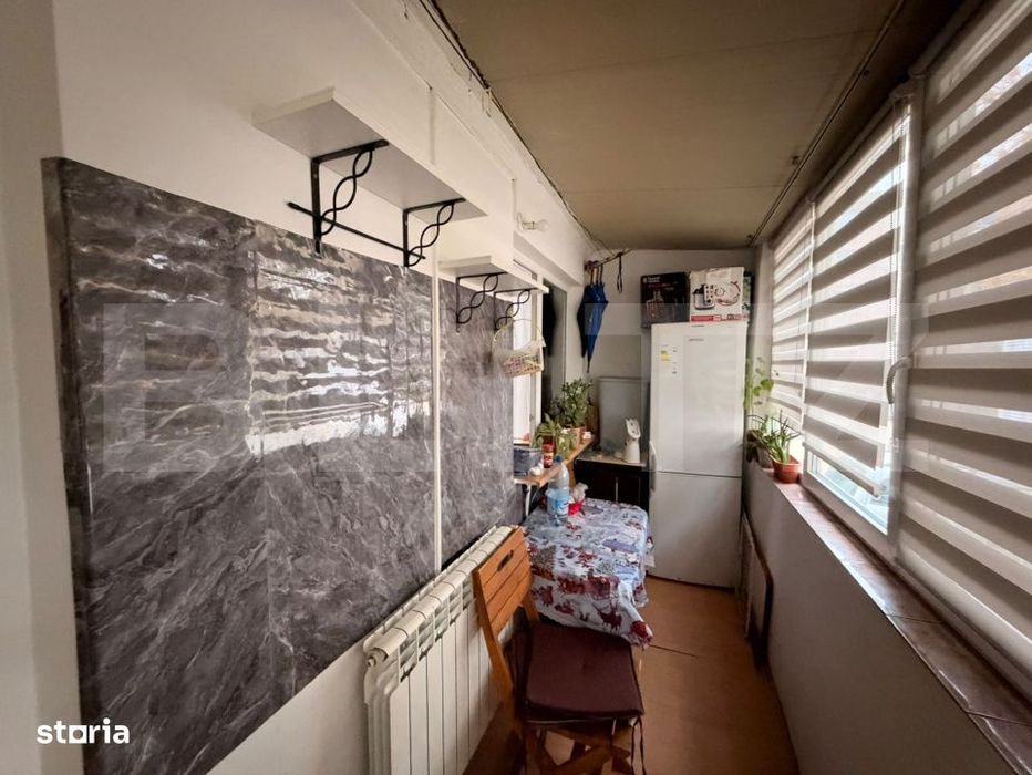 Apartament cu 3 camere, centrala si AC, Craiovita-Materna
