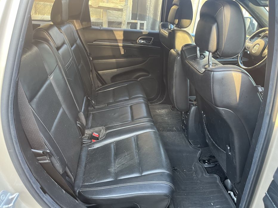 Продавам Jeep Grand Cherokee WK 2 на части