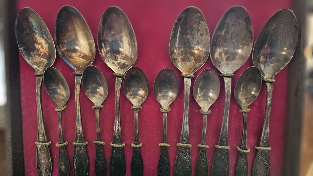 Продаются  4 набора мельхиоровой посуды, советских времен.