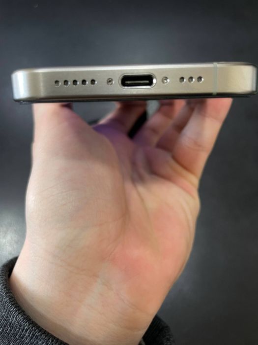 iPhene 15 pro 256 gb