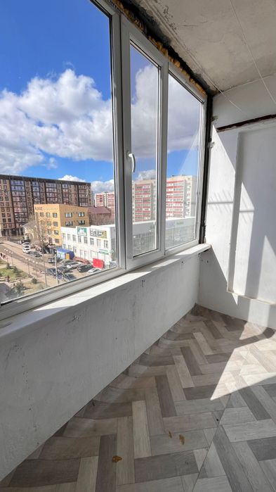 Сдаётся 2 ком квартира  район 6 микрорайон