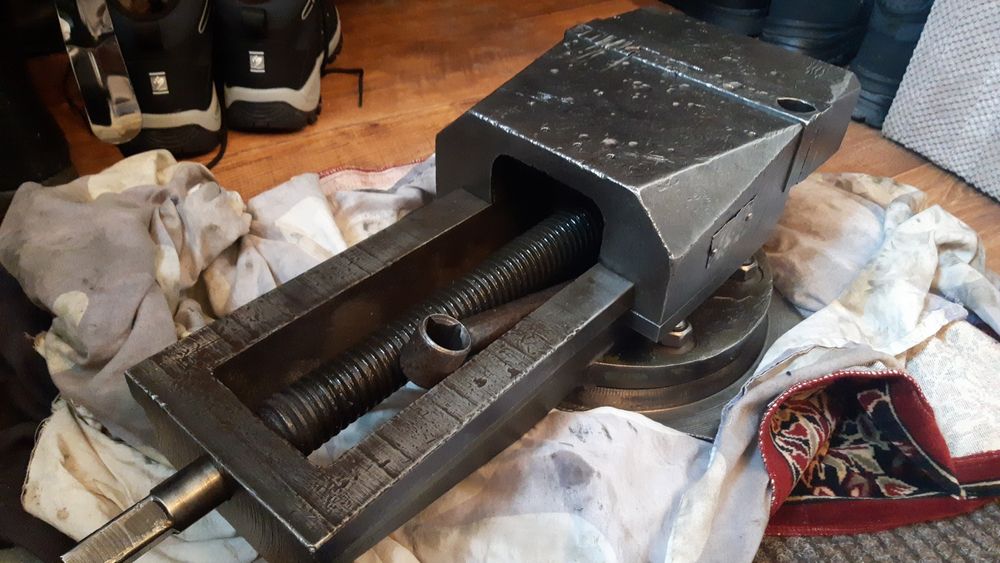 Тиски токарно-фрезерные 200мм