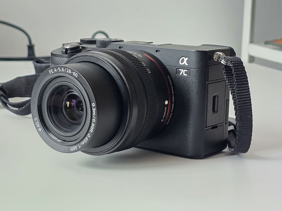 Aparat foto Sony a7c kit plus obiective