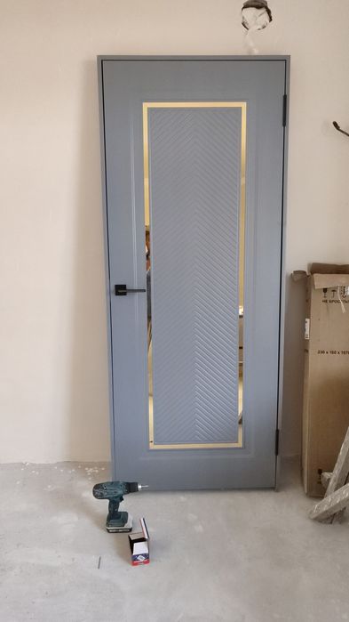 Установка двери..